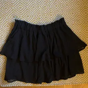 Helt ny chiffong kjol från h&m i storlek M. Prislapp kvar. 120kr+frakt