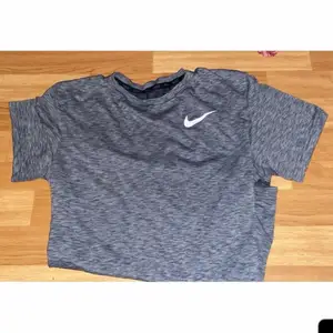 Oanvänd Nike t-shirts 