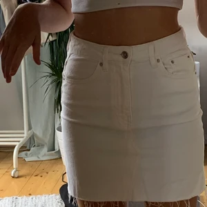 Jeanskjol från Gina - Storlek 34, köpare står för frakt