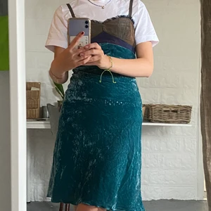 Estetisk klänning - Säljer denna för att den inte passade riktigt som jag ville. Extremt söt och nostalgisk! Inga defekter och aldrig använd. 