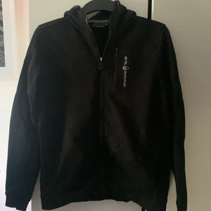 Sail racing zip hoodie - Säljer då den inte går till användning. Storleken är 170 i barn. Inga hål och är tvättad