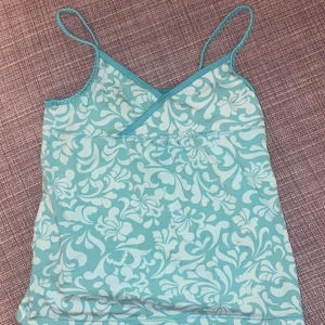 Super fint vintage linne! - Ett jätte gulligt linne som passar nu när det snart är vår tyvär passar den inte mig annars hade jag själv haft den!(köparen står för frakt)