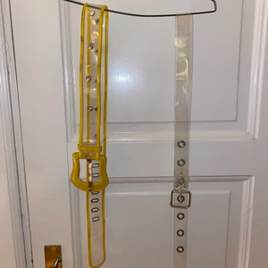 Skärp  - Sjukt coola skärp båda köpta second hand! 50 kr st 