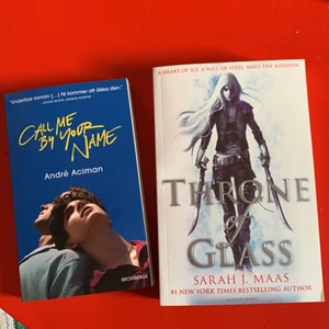 Engelska böcker - Kontakta mig för pris! Båda är olästa och är därför i perfekt skick 😊.                                      