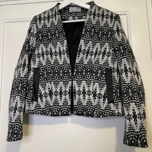 Kavaj  - Kavaj st 42 aldrig använd ✨ 100kr