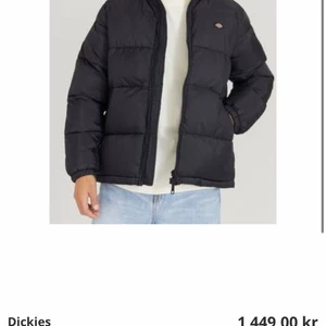 Dickie Jacket ( Priset ingår frakt ) - Jag köpte fråm Carling med 1499kr. Men använta bara typ en gång eftersom som ni se att det är lite för stor för mig, det är M storlek. 