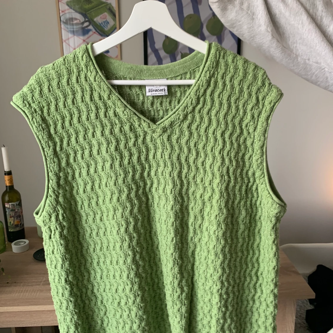 Grön stickad väst - 91