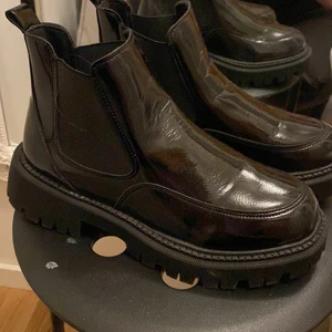 Skor - Svarta låga boots. Använda en gång. Storlek 39