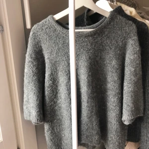 Kortärmad stickad tröja! - Jättefin kortärmad stickad tröja från Lindex! Passar även mindre storlekar💕