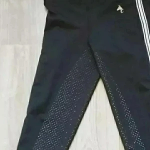 Ridtights med glitter kant - De är i M men är precis som S. Dem e helskoda o högmidjade. Köpta för 300 kr på Gekås 