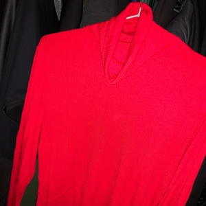 Tröja med polokrage - Tröja i super bra skick. Använt några gånger. Säljer pga att den inte används längre.