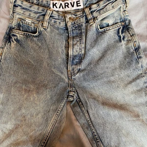 Jeans - Pris kan diskuteras!! Nyskick knappt använda