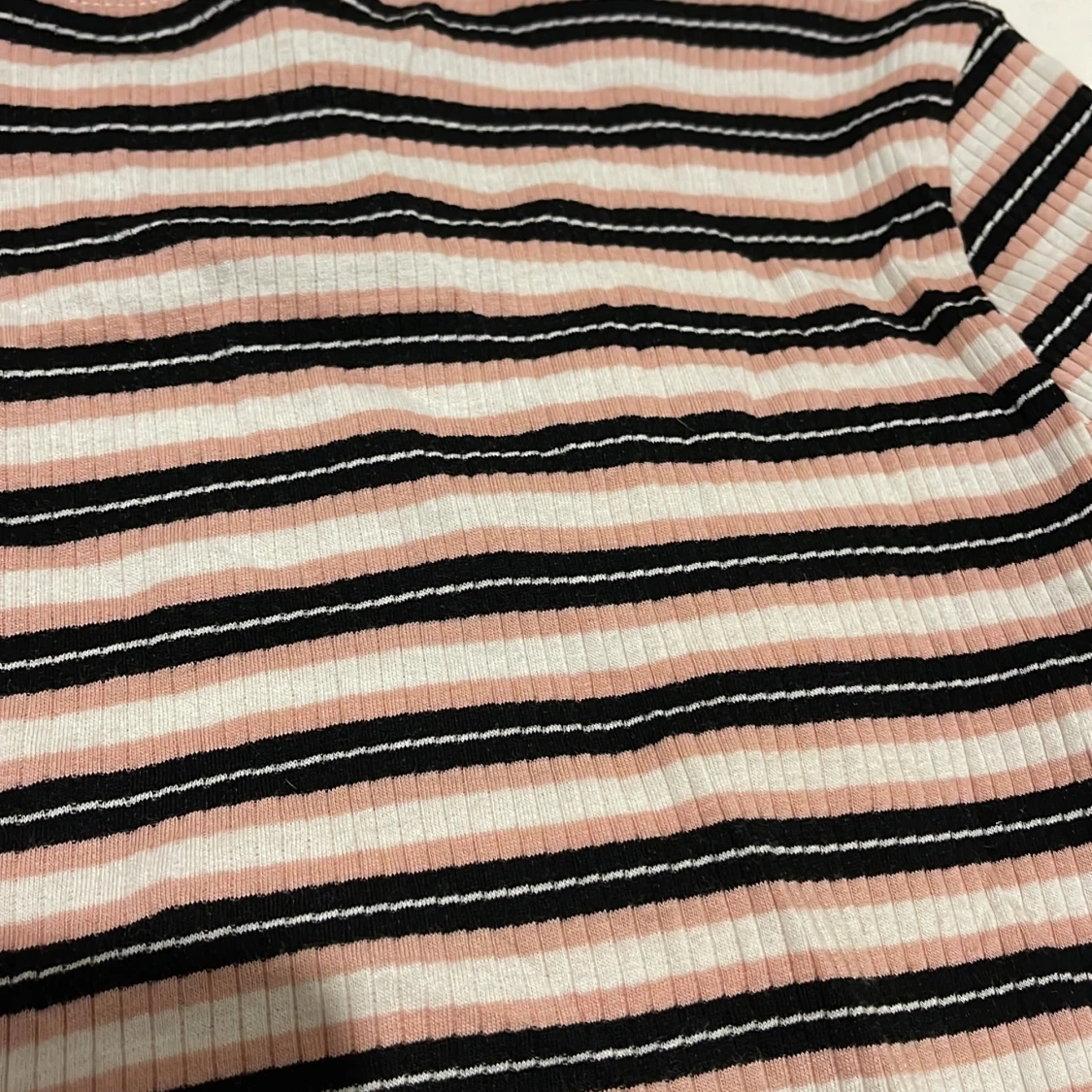 Fin rosa randig croptop - 91