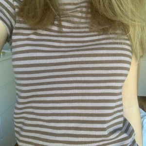 Brandy t-shirt  - Randig tröja från brandy!                                                        Så fin verkligen, men säljer då jag behöver både pengarna och då jag ej får användning utav den. One size men passar på allt från xs-l💘