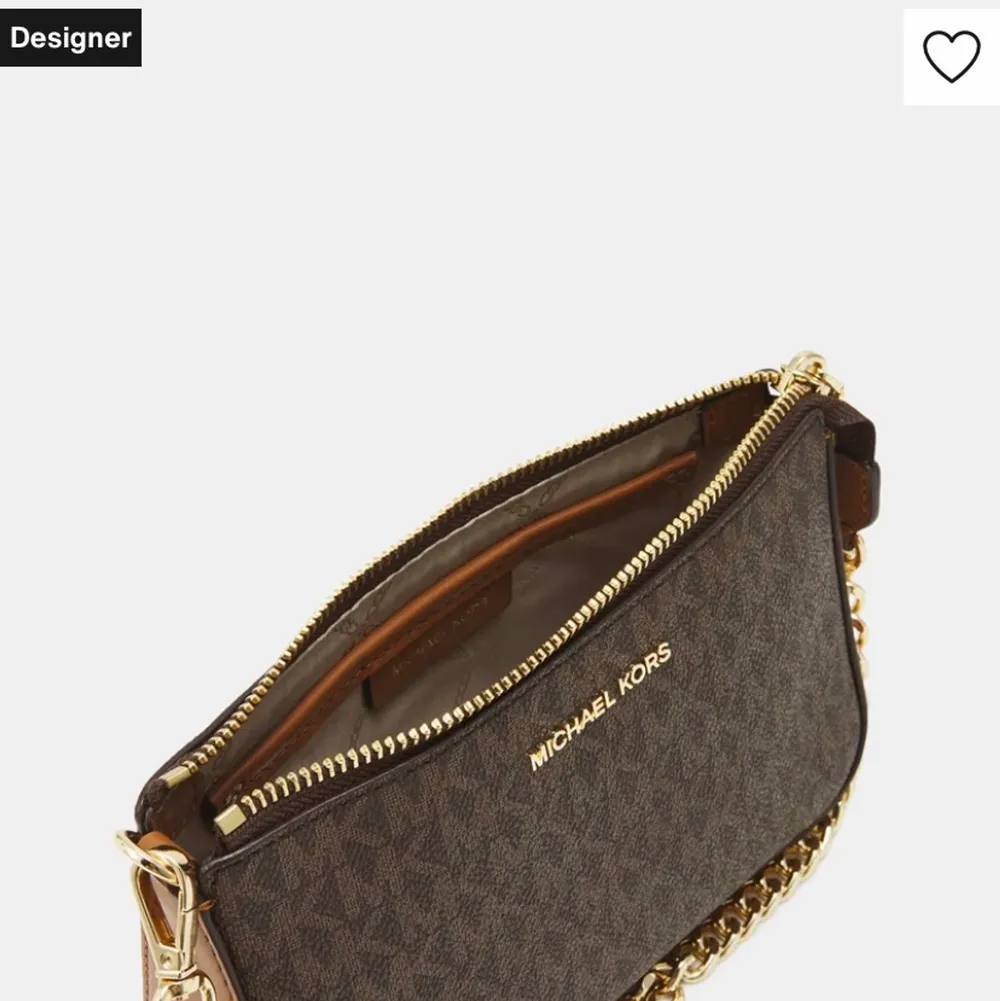 Snygg väska från Michael Kors. Knappt använd, nyskick. Kan visa upp orderbekräftelse ifall man vill se så den inte är fake.. Väskor.