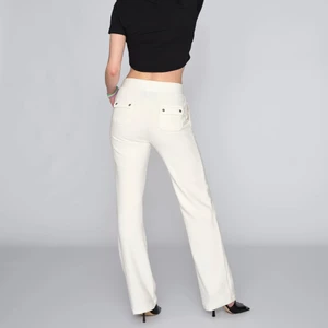 JUICY COUTURE  - använd 1 gång, säljer pga lite för tajta för mig. Jag är en storlek S i vanliga fall och dessa passar, men jag personligen känner mig inte bekväm i dessa