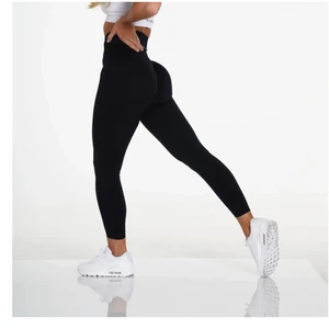 Tights - Oanvända tights från nvgtn, med lapp kvar. Storlek M, solid seamless tights. Nypris 509kr + tull = 600kr