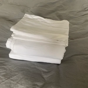 Lakanset hemtex - 2 st lakanset med 2 x påslakan och 2 x örngott från Hemtex i superfint skönt material, blir lite hotellkänsla med dem. Nytvättade och manglade, inte använda så många gånger. 100% bomull