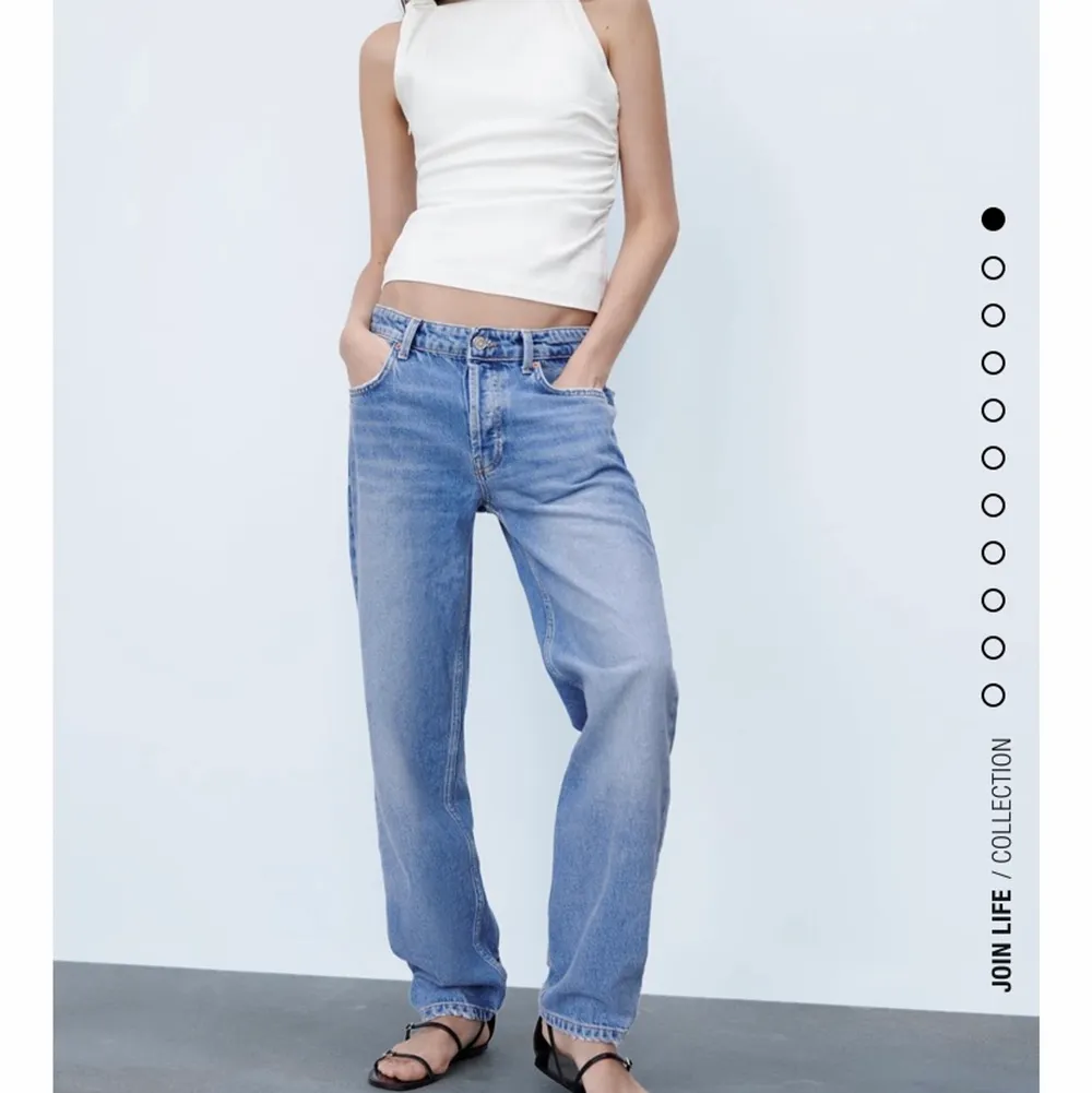 Säljer mina populära jeans från Zara! I stolek 34! Aldrig använda med lappar kvar.  600kr + frakt . Jeans & Byxor.