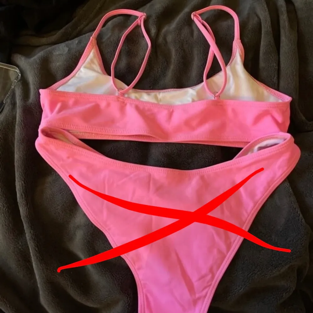Rosa bikini topp från SHEIN 💖 Helt ny å oanvänd. Det är inget spänne bak.. Övrigt.