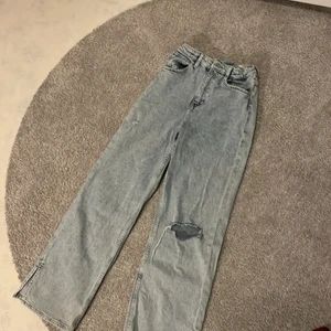 Billiga jeans från hm - Har använt den typ 10 gånger!❤️ kostade 150kr på hm säljer dem för 45kr! 