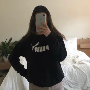 Puma tröja strl xs - Puma tröja, använt ett antal gånger men den är i bra skick!💕