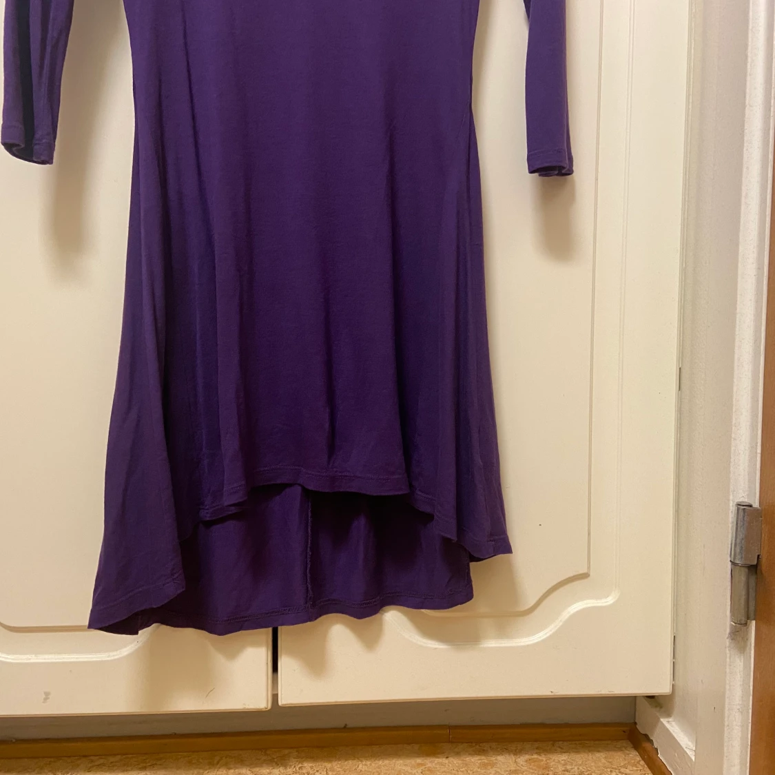 Mörklila enkel klänning - 91