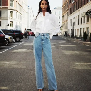 Zara jeans - Säljer mina zara jeans. Storlek 34 och är väldigt långa i benen och passar mig som är 175cm.