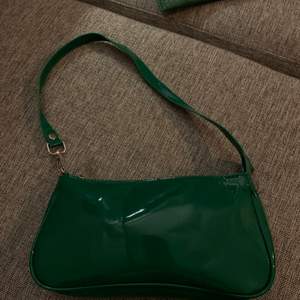 Grön väska, aldrig använd 