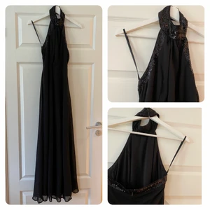 Aftonklänning - Inköpt fr. Nly Eve, strl. 36. Använd en kväll. Nyskick. 