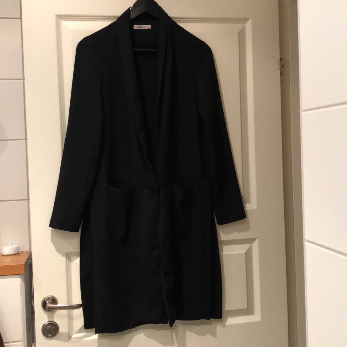 Svart lång kavaj  - 90