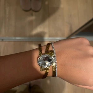 Armband  - Carolin svedbom armband, använt fåtal gånger så nyskick 