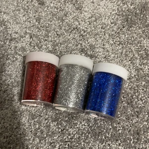 Nagelglitter!  - Stora nagelglitter som räcker länge! 40g i varje burk 🌸🙏🏻💖