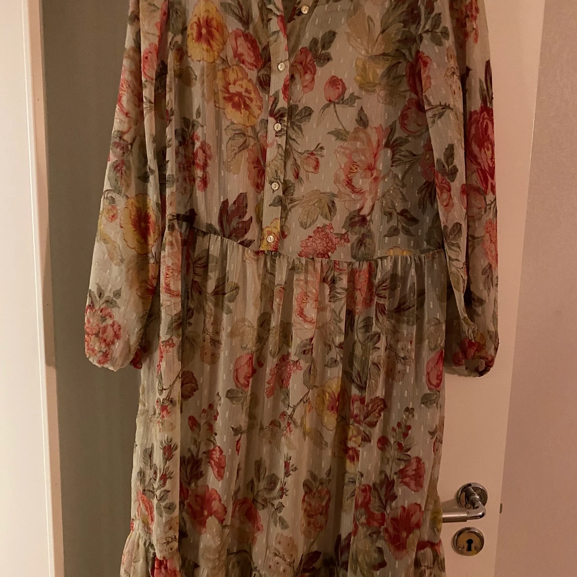 Blommig klänning