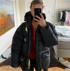 Fjällräven jacka - Säljer denna fina jackan i storlek xxxs men skulle säga att den är som en S, buda från 3500 eller köp direkt för 3900 💕