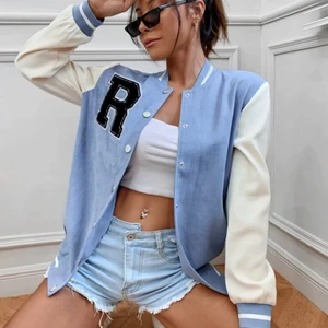 Jacka - Superfin jacka helt oanvänd. Köparen står för frakten 