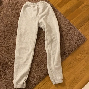 Stolek xs  - Säljer dessa mjukisar från Gina kostar 120kr  jätte sköna