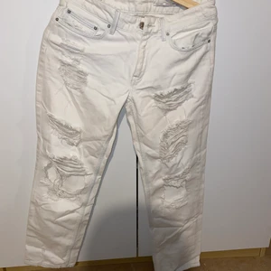 Zara boyfriend jeans vita  - Boyfriends jeans från Zara som inte passar mig. Aldrig använts 