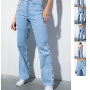 Jeans - Storlek S i nyskick💙 200kr, frakt inräknat i priset 