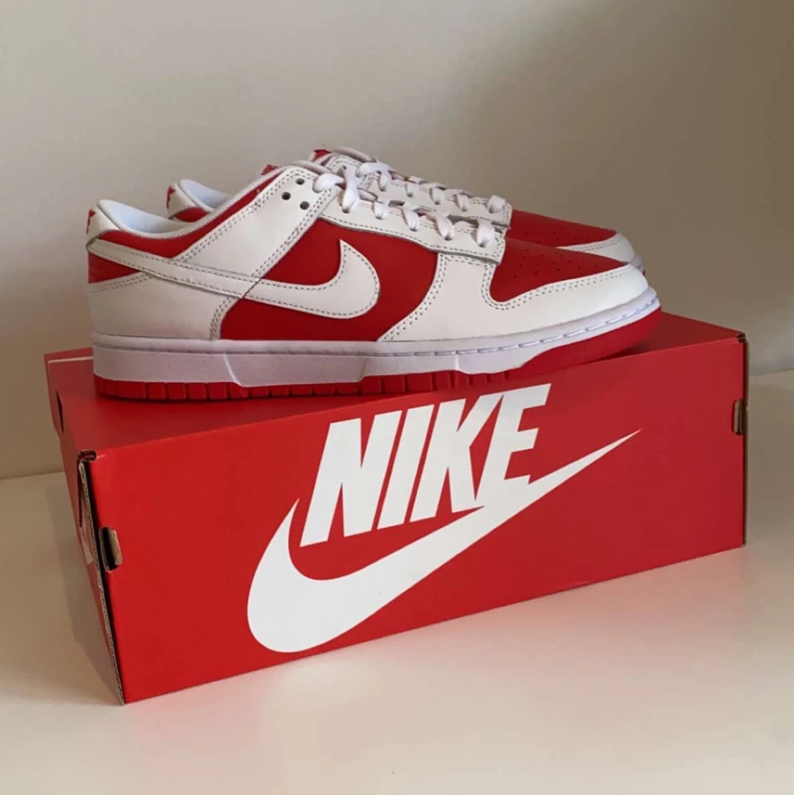 Nike dunk championship red