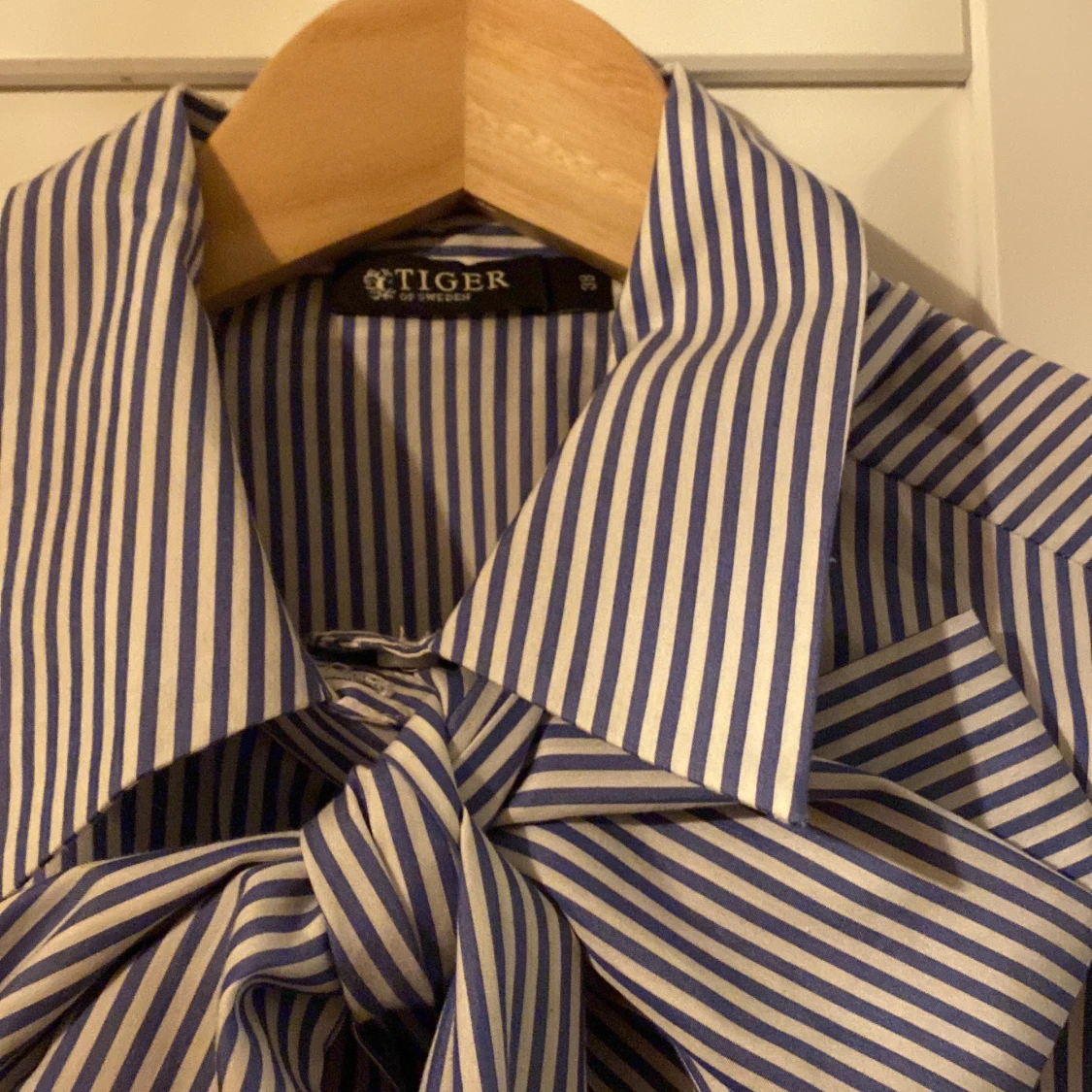 Knytblus från tiger of sweden - 90