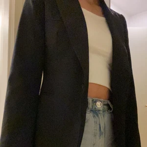 Kavaj - En jätte fin kavaj i storlek XS från Zara Women. Finns möjlighet att hämta i Västerås 