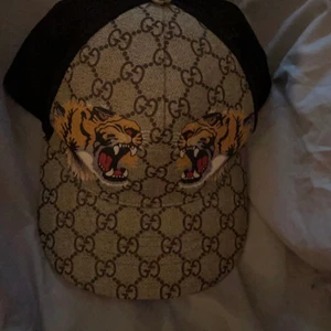Gucci keps tiger äkta  - Äkta Gucci keps tiger storlek xs 
