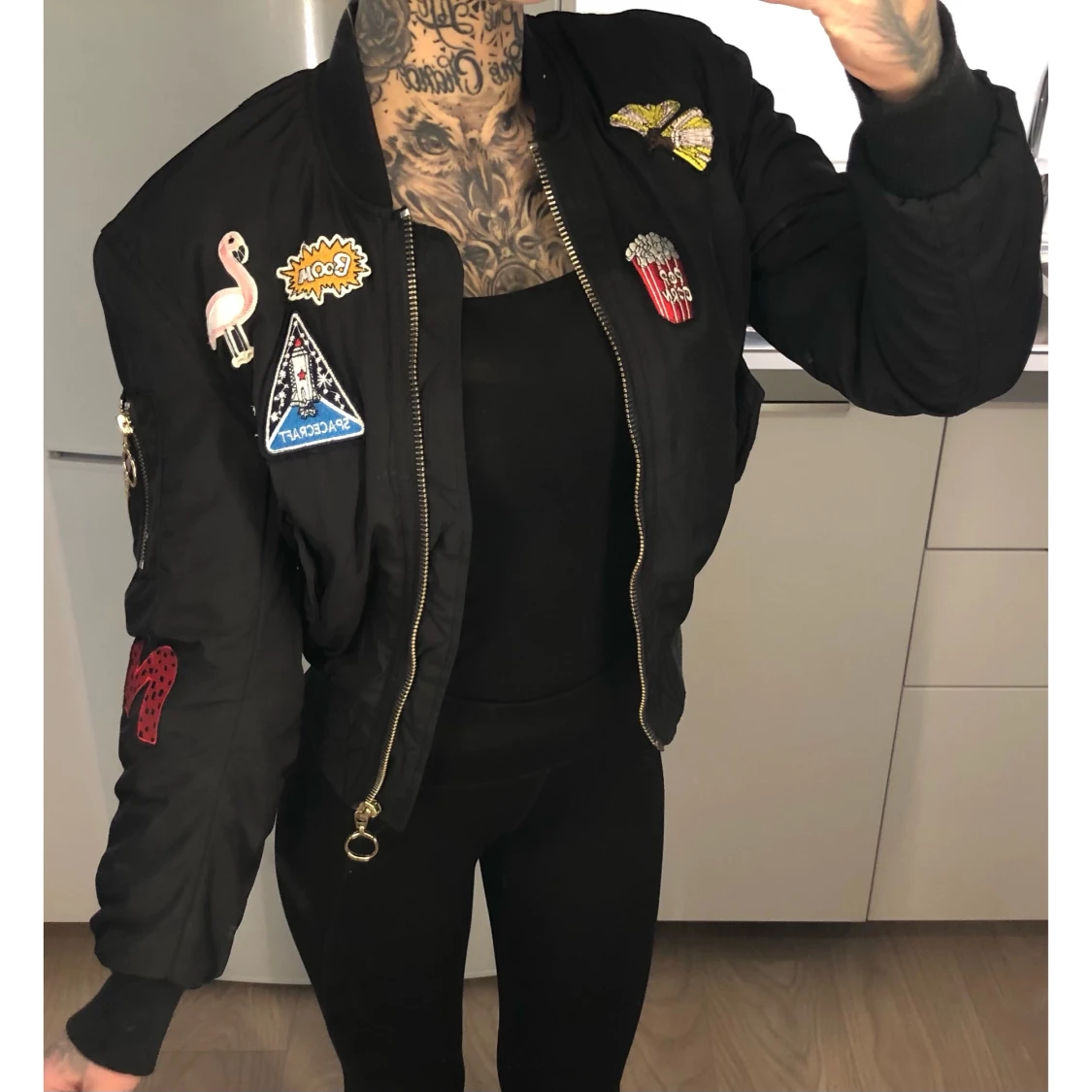 H&M - Svart bomberjacka, strl 32