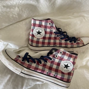 Converse - Assnygga och unika converse i bra skick! Storlek 40💕 Om flera är intresserade blir det budgivning