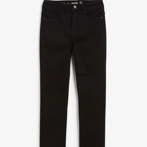 Jeans 30 kr frakt - hej! Här kommer jag sälja kläder och produkter(produkter som är oanvända) som behöver ett nytt hem! All betalning sker via swish😊 hoppas att ni gillar de ja säljer! 