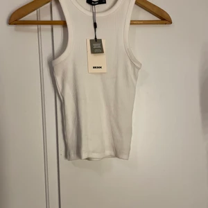 Trendigt linne - Supersnyggt linne som inte kommer till användning, aldrig använt och lappar o allt sitter kvar!☺️🥰❤️‍🔥