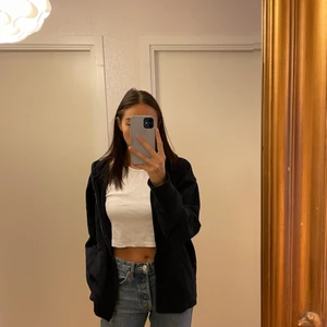 Tröja med dragkedja från Zadig Voltaire - Kofta från Zadig Voltaire⚡️ super fin kommer dock inte till så mycket användning, sparsamt använd