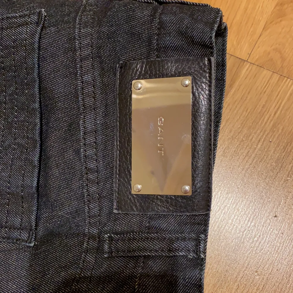 Supersnygga lågmidjade jeans från GANT W29/L32 Bra skick. Passar på mig som är 160 cm. Köparen står för frakten🦋. Jeans & Byxor.