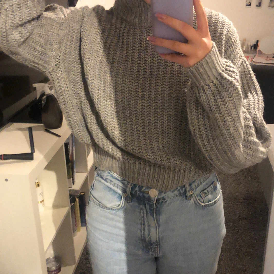 Grå stickad tröja